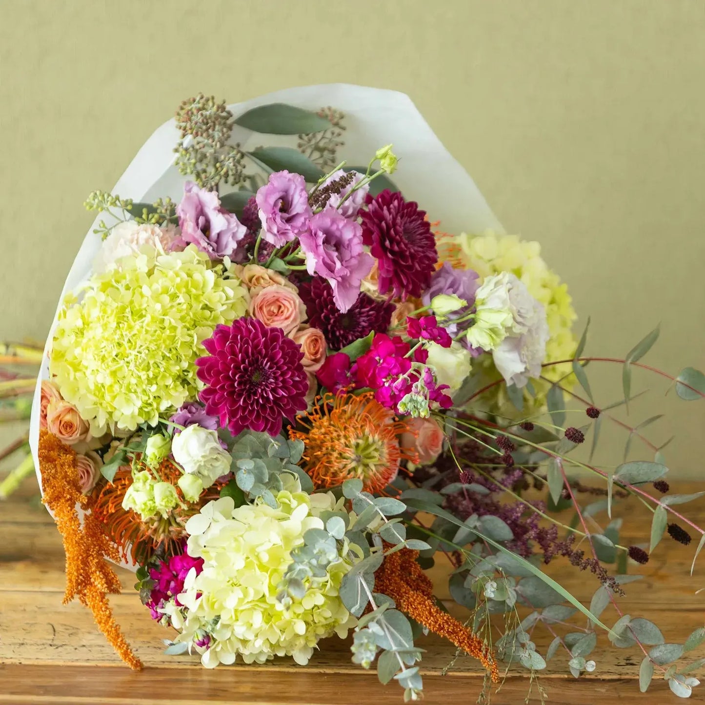 Ramo de flores variadas de estación grande Mossfloristas