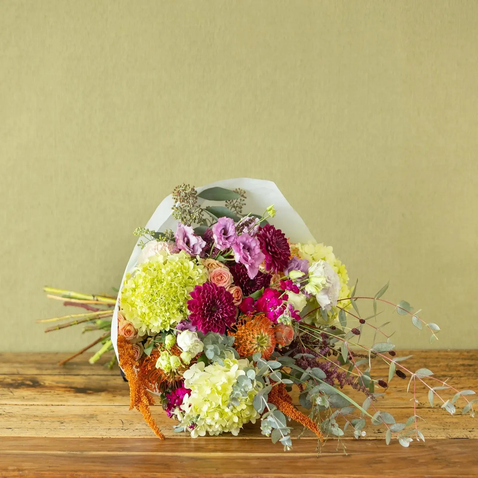 Ramo de flores variadas de estación grande Mossfloristas