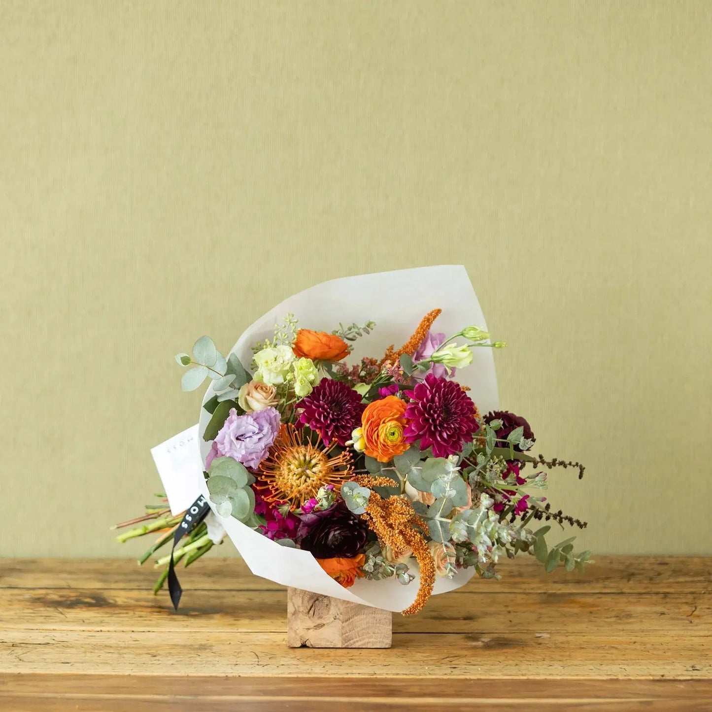 Ramo de flores variadas de estación pequeño Mossfloristas