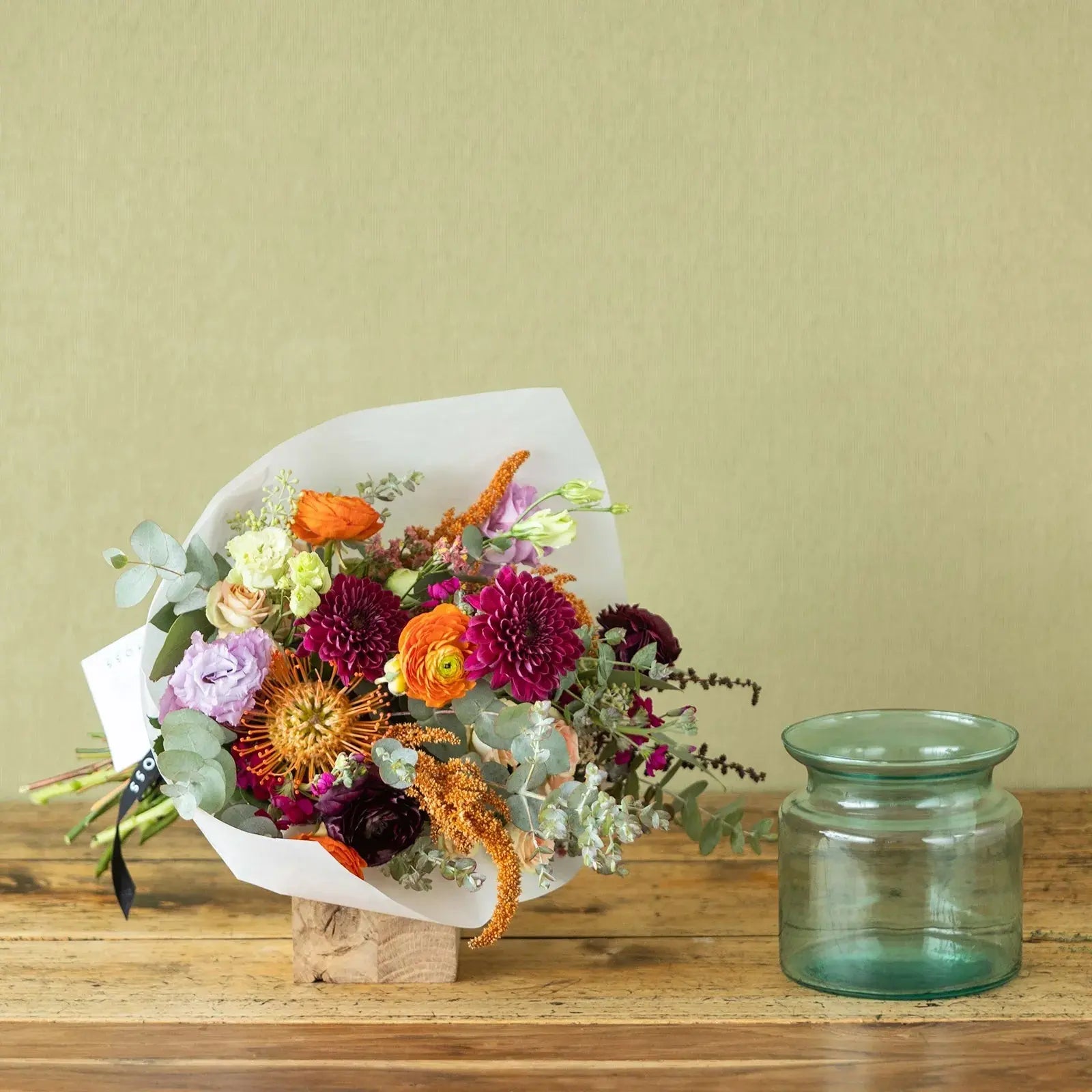 Ramo de flores variadas de estación pequeño Mossfloristas